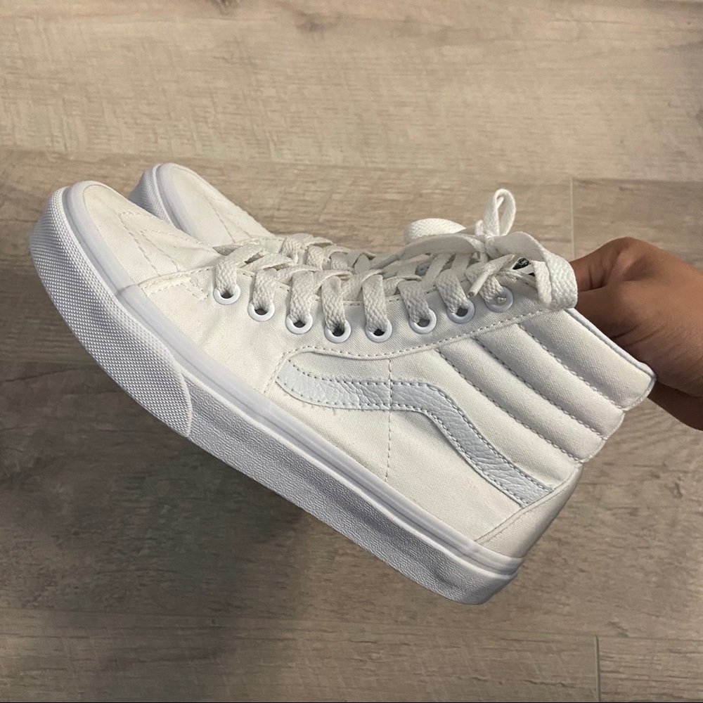 White Vans Sk8-Hi Hightops Size 6 True high tops